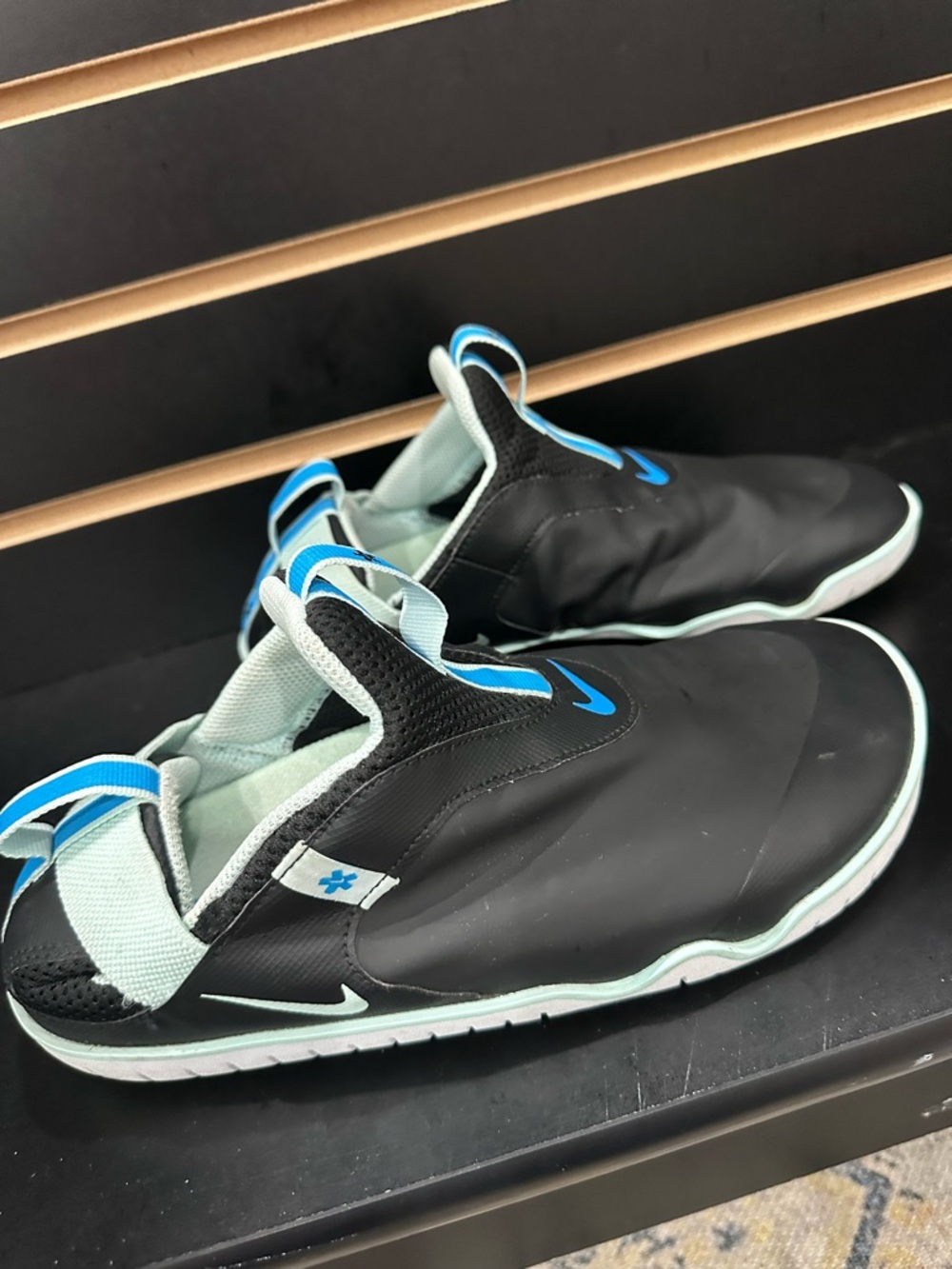 Nike Zoom Air Pulse Slip-On Sneakers in Black and Light Blue Accent SZ 8
